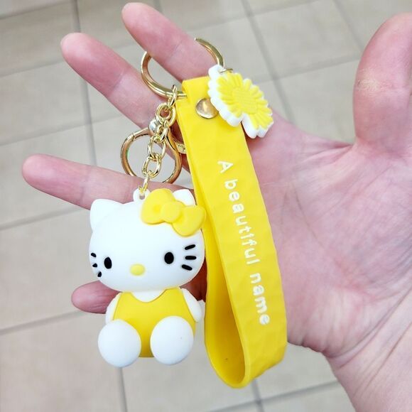 Brand New Yellow Hello Kitty Keychain - Picture 1 of 5